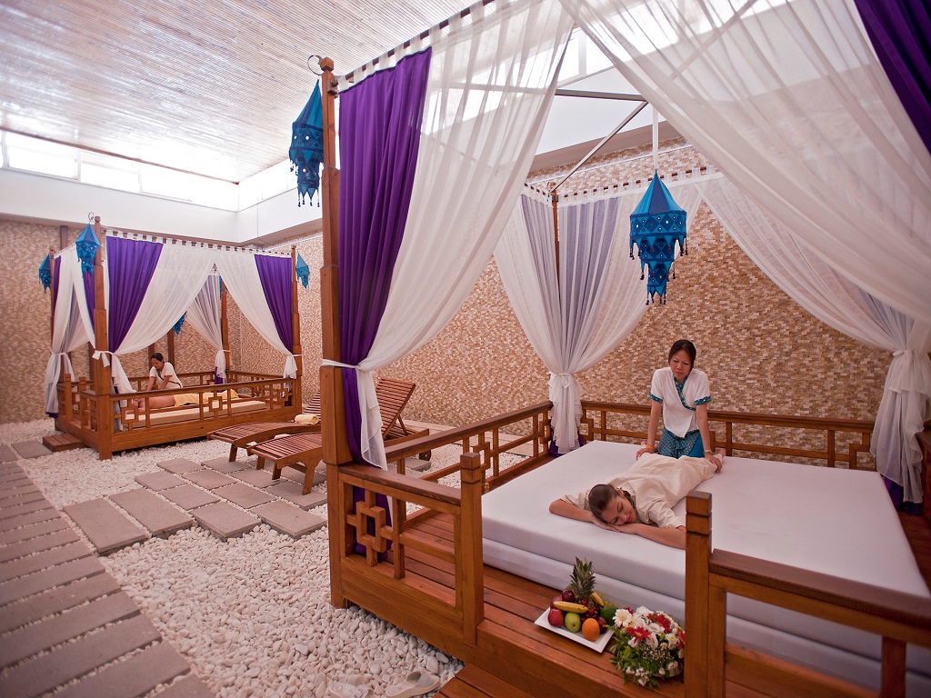 Crystal De Luxe Resort & Spa