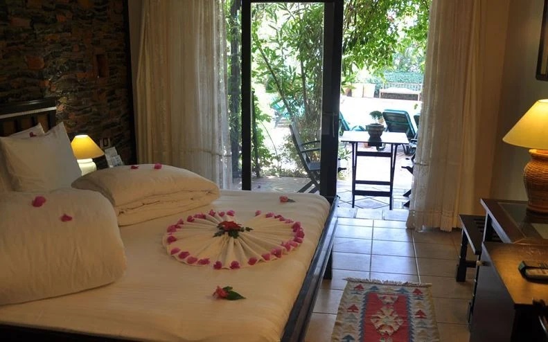 El Vino Hotel & Suites